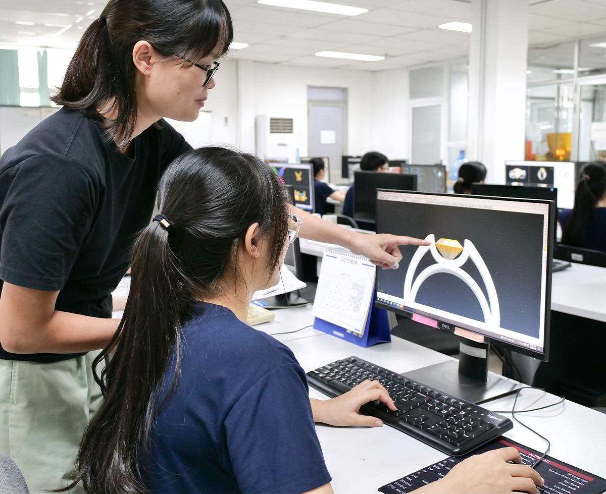 熟練したCADオペレーター